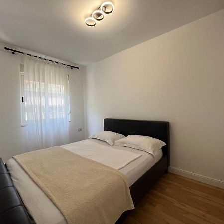 Lana Studio Apartamento Tirana Exterior foto